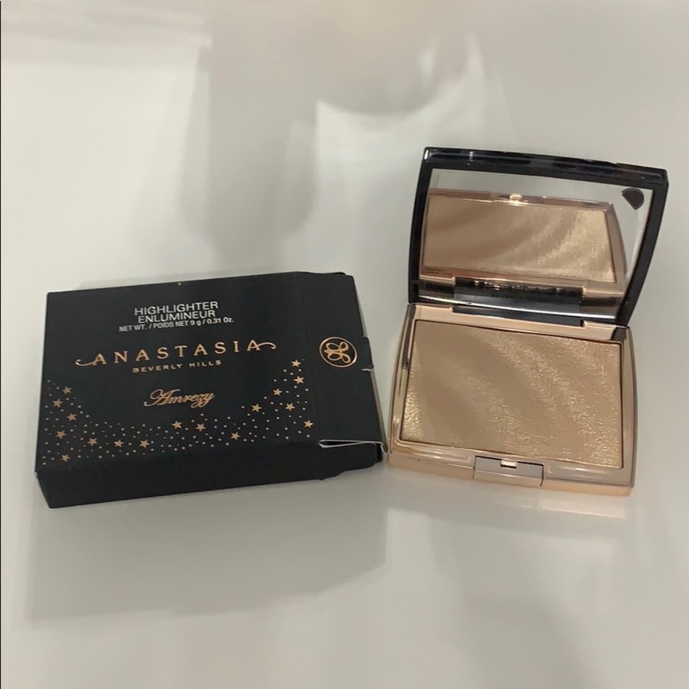 Anastasia Beverly Hills Amrezy Highlighter